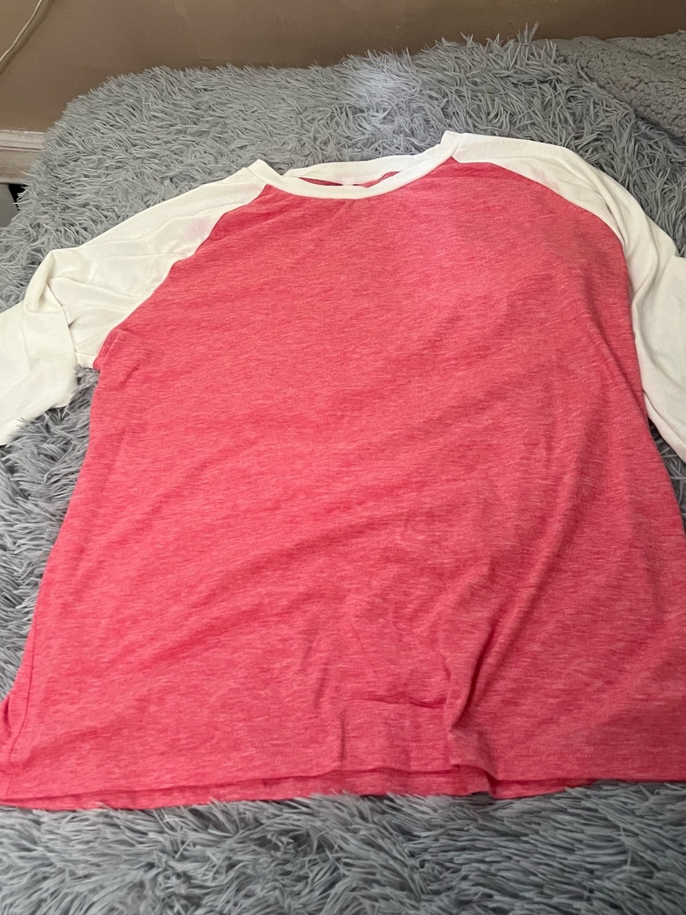 🌹4/30 Heathered Red and White Raglan Tee